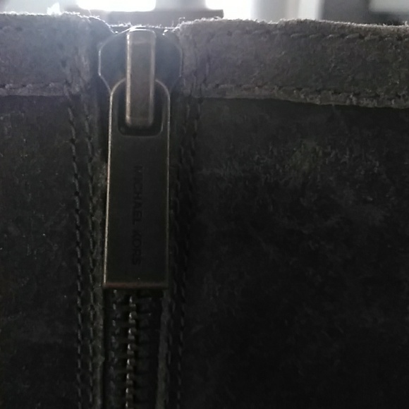 Women's Michael Kors boots size 7. - Picture 4 of 4